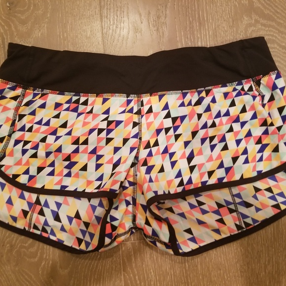 Mosaic speed shorts.. Size 10